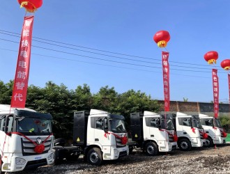 新增停車位和充電樁，他們用“微改造”為居民打造美好家園